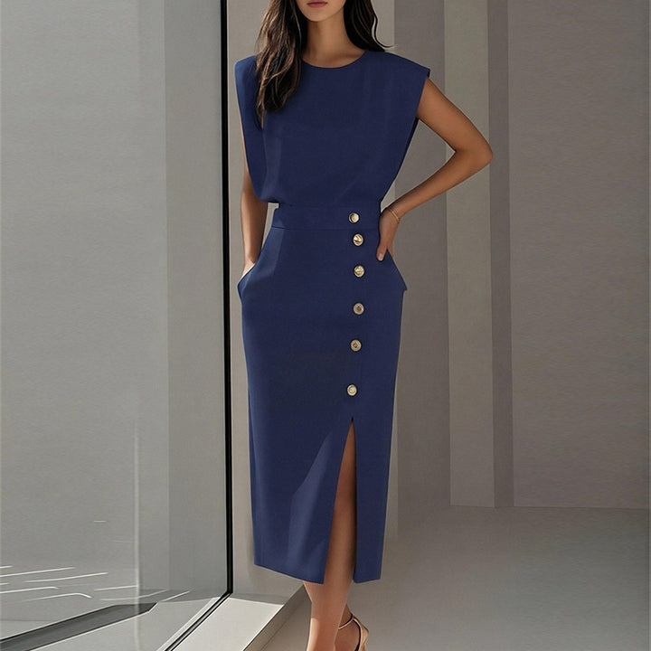 Kvinnors elegant midi klänning med knappp detaljer och sidoklipp Mirla-Eva Jonsson