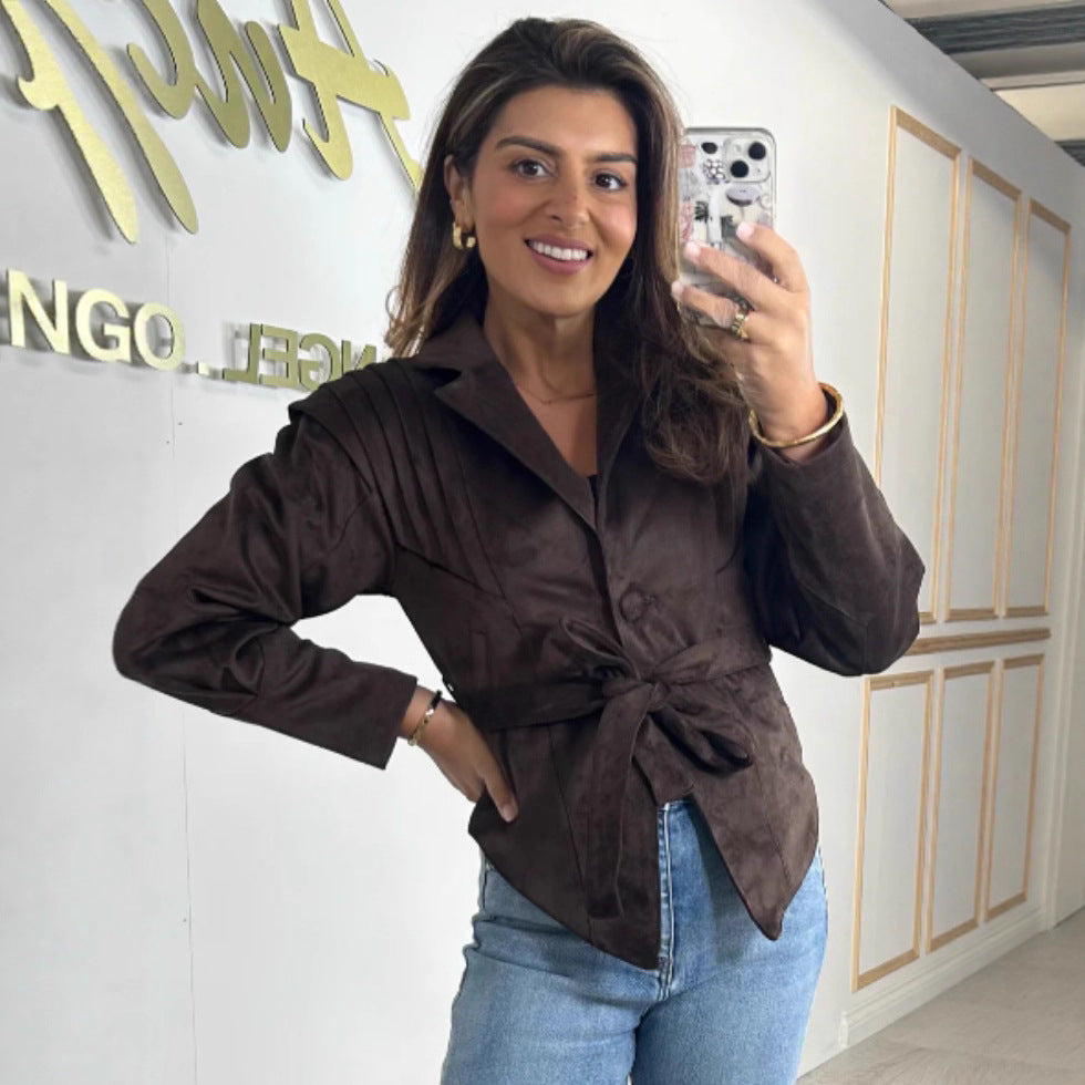 Kvinnors elegant mockajacka med midjebälte Mirla-Eva Jonsson