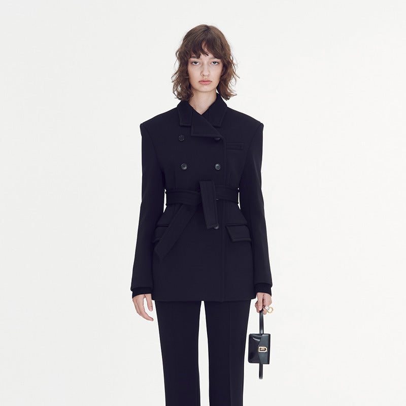 Kvinnors elegant och skräddarsydd blazer med dubbel knapprad Mirla-Eva Jonsson