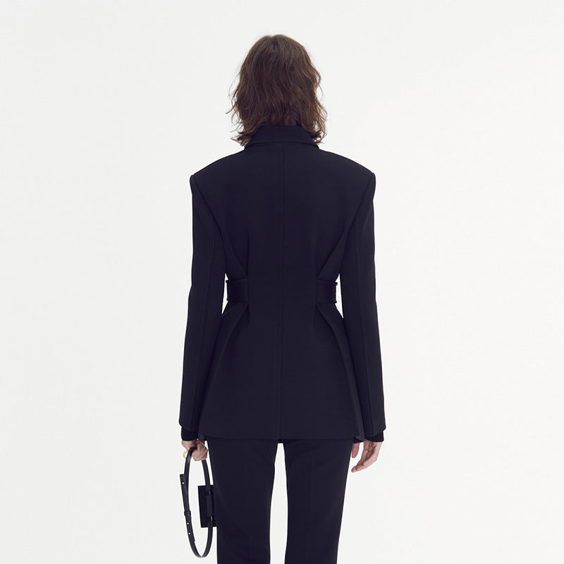 Kvinnors elegant och skräddarsydd blazer med dubbel knapprad Mirla-Eva Jonsson