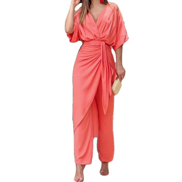 Kvinnors elegant omslag jumpsuit med avslappnad design och midjedefinition Mirla-Eva Jonsson