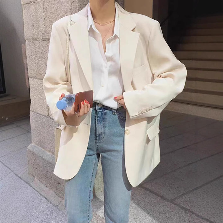 Kvinnors elegant oversize blazer med avslappnad passform och fina detaljer Mirla-Eva Jonsson