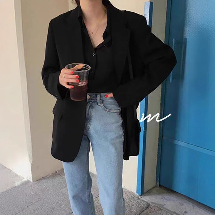 Kvinnors elegant oversize blazer med avslappnad passform och fina detaljer Mirla-Eva Jonsson