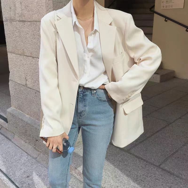 Kvinnors elegant oversize blazer med avslappnad passform och fina detaljer Mirla-Eva Jonsson