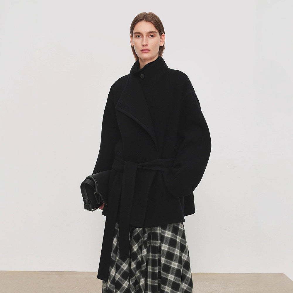 Kvinnors elegant oversized kappa med knytbälte Mirla-Eva Jonsson