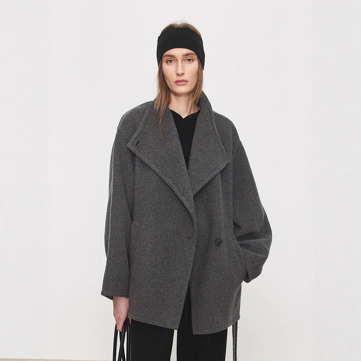 Kvinnors elegant oversized kappa med knytbälte Mirla-Eva Jonsson