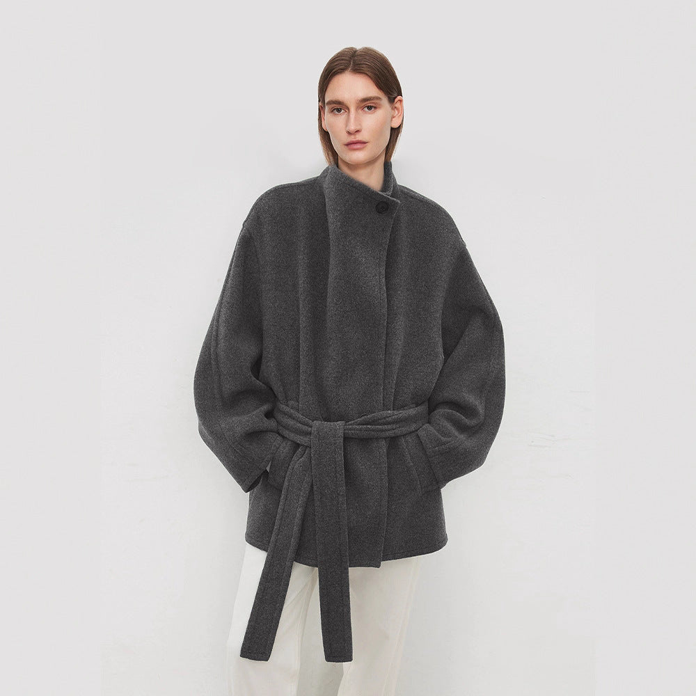 Kvinnors elegant oversized kappa med knytbälte Mirla-Eva Jonsson