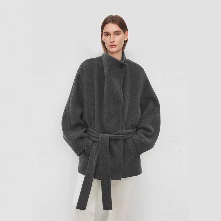 Kvinnors elegant oversized kappa med knytbälte Mirla-Eva Jonsson