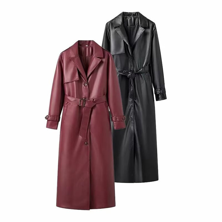 Kvinnors elegant trench coat i modern imitation läderlook med midjebälte Mirla-Eva Jonsson