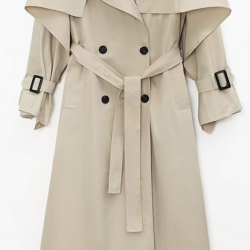 Kvinnors elegant trenchcoat med bälte och oversized krage Mirla-Eva Jonsson