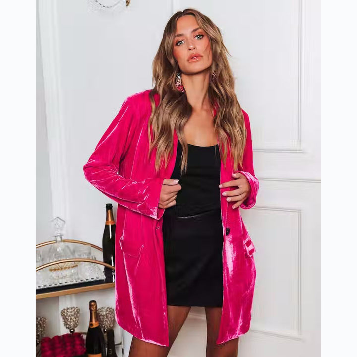 Kvinnors elegant velour cardigan med avslappnad passform och praktiska fickor Mirla-Eva Jonsson