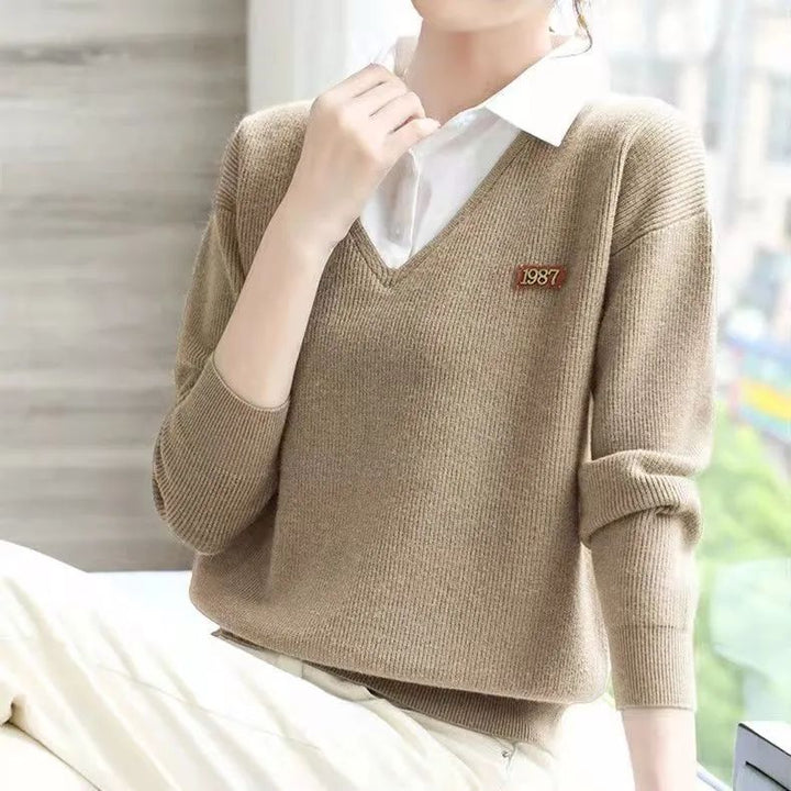 Kvinnors eleganta V-hals sweater med skjortkrage Mirla-Eva Jonsson