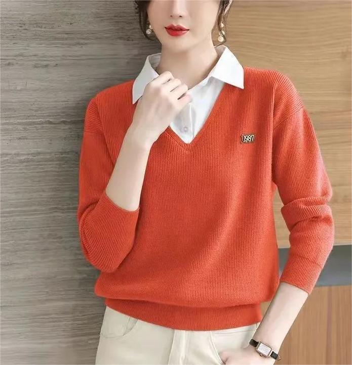 Kvinnors eleganta V-hals sweater med skjortkrage Mirla-Eva Jonsson