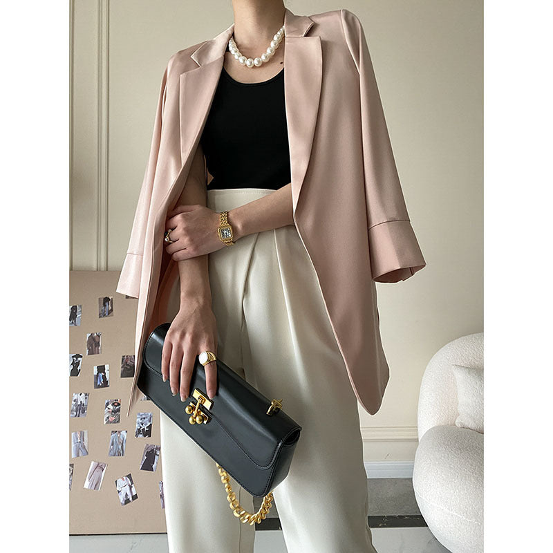 Kvinnors eleganta blazer med modern skärning Mirla-Eva Jonsson