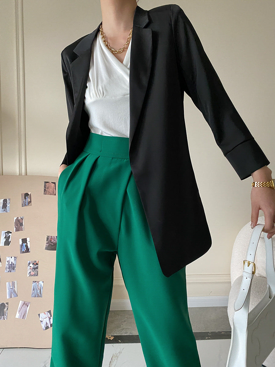 Kvinnors eleganta blazer med modern skärning Mirla-Eva Jonsson