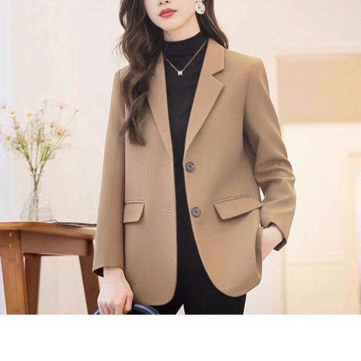 Kvinnors eleganta blazer med strukturerad skärning och tidlösa detaljer Mirla-Eva Jonsson