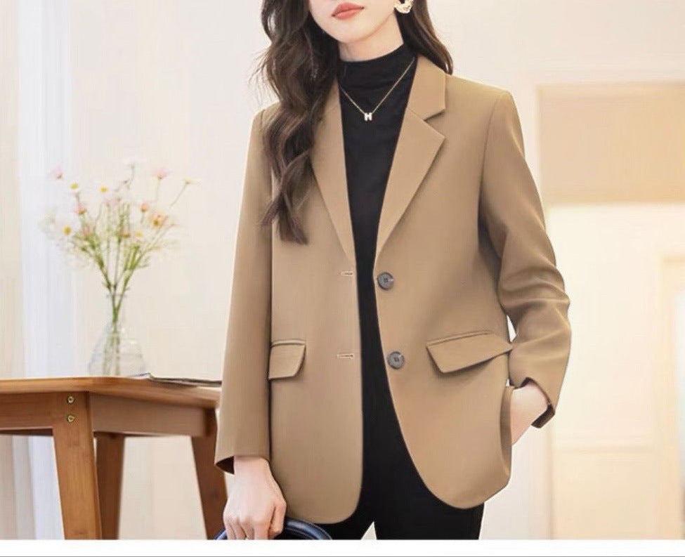 Kvinnors eleganta blazer med strukturerad skärning och tidlösa detaljer Mirla-Eva Jonsson