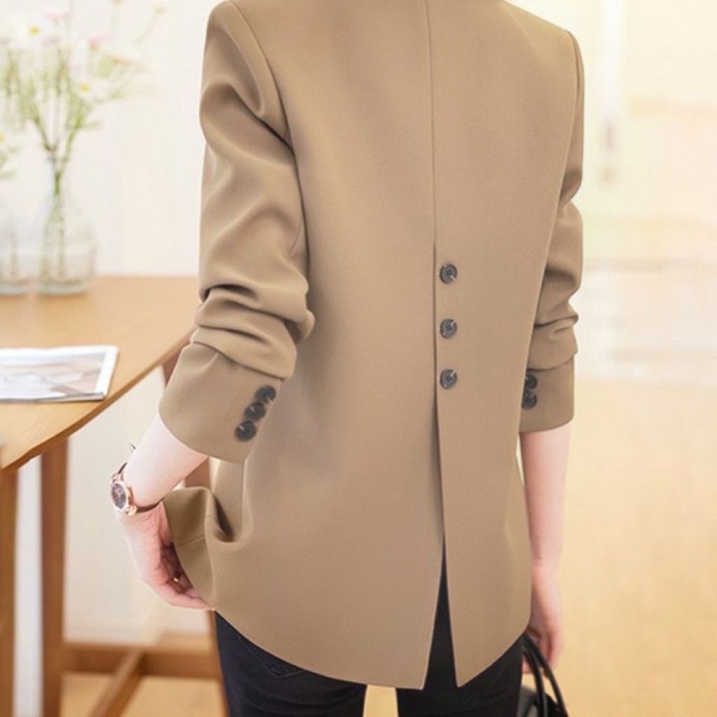 Kvinnors eleganta blazer med strukturerad skärning och tidlösa detaljer Mirla-Eva Jonsson