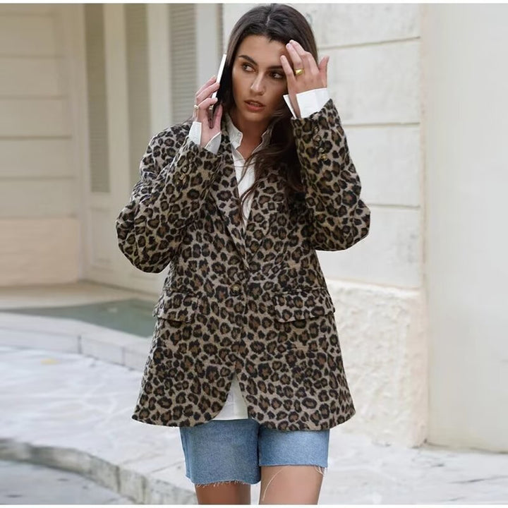 Kvinnors eleganta blazerjacka i stiligt leopardmönster Mirla-Eva Jonsson