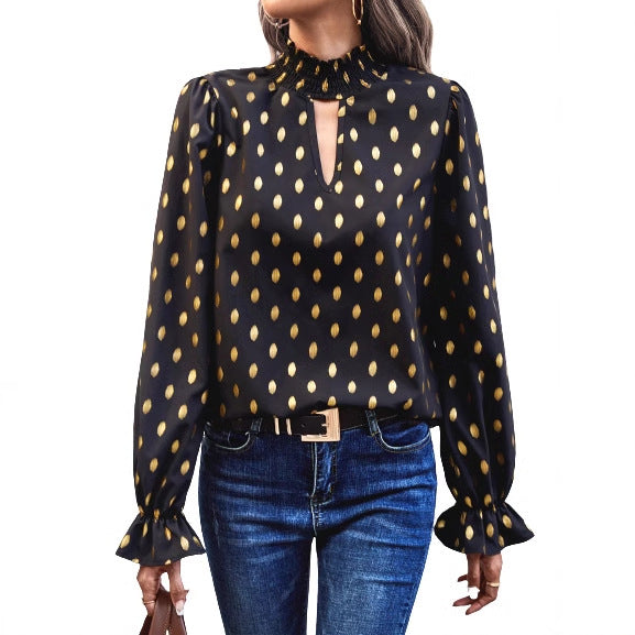 Kvinnors eleganta blus med modekrage och guldaccenter Mirla-Eva Jonsson