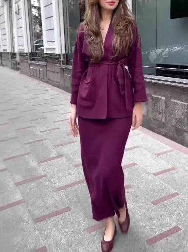 Kvinnors eleganta blyertsklänning med stilig blazerjacka och praktiska fickor Mirla-Eva Jonsson