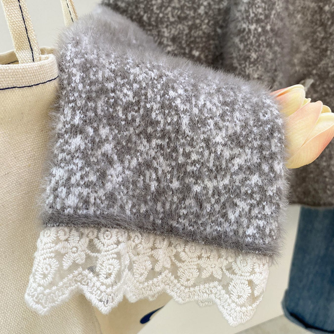 Kvinnors eleganta cardigan med pärlor och spetsdetaljer-Eva Jonsson