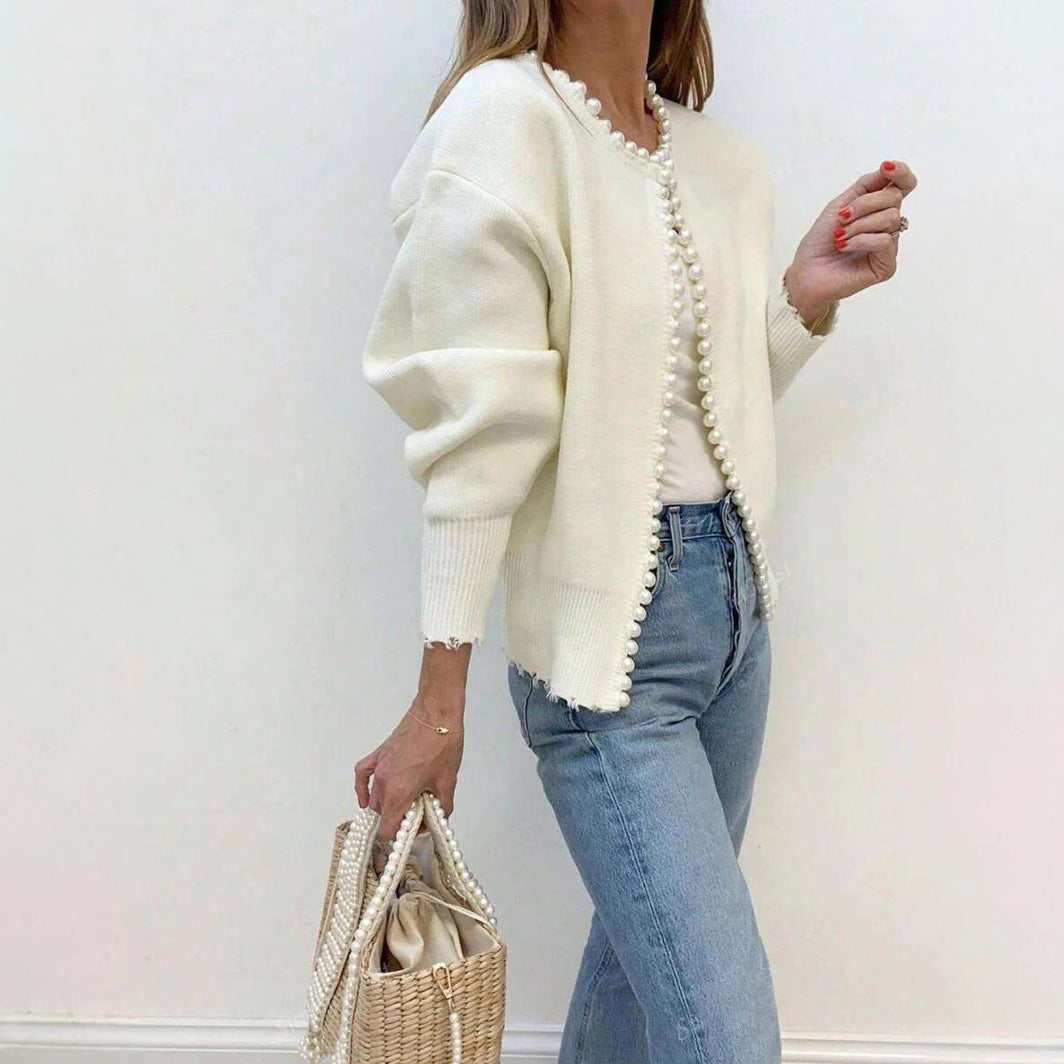 Kvinnors eleganta cardigan med pärlprydnadsdetaljer och modern passform Mirla-Eva Jonsson