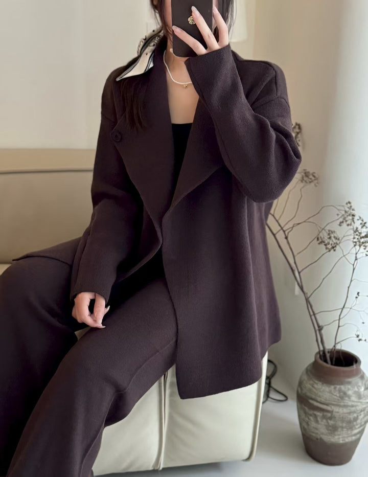 Kvinnors eleganta cardigan med skräddarsytt mönster och bälte Mirla-Eva Jonsson