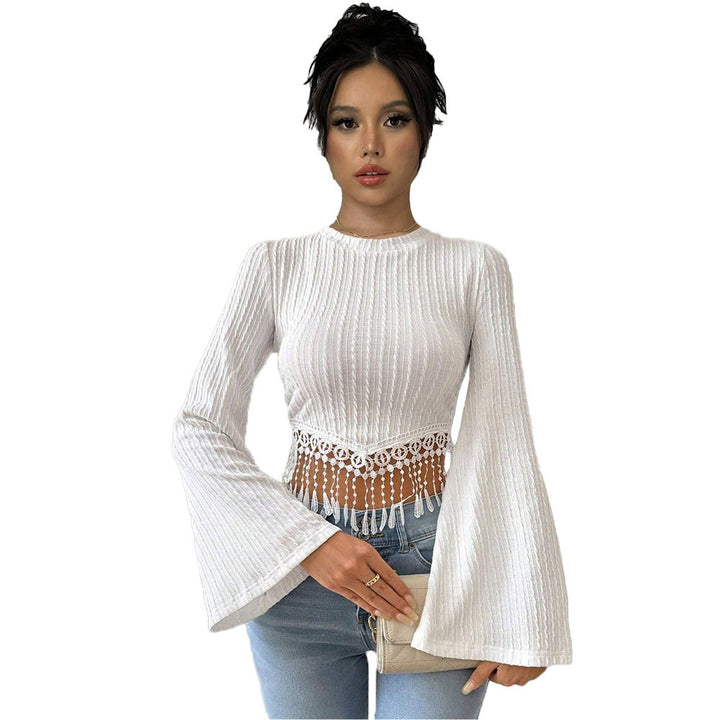 Kvinnors eleganta cropped topp med stiliga trumpetärmar och spets Mirla-Eva Jonsson