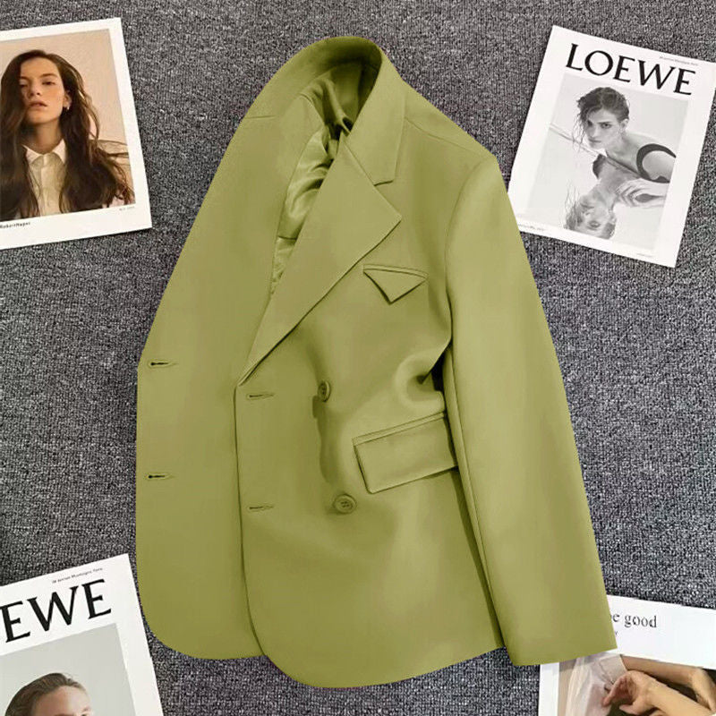 Kvinnors eleganta, figursydda dubbla knäppta blazer med kreativ skärning Mirla-Eva Jonsson