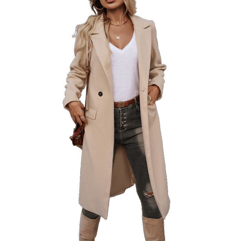 Kvinnors eleganta figursydda kappa Mirla-Eva Jonsson
