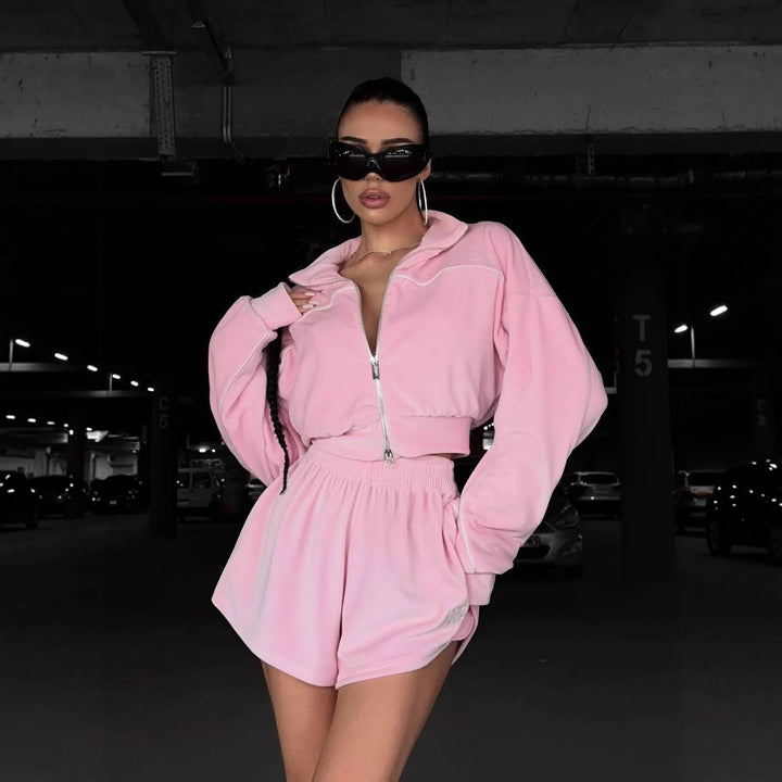 Kvinnors eleganta fritidsset med lös topp och shorts Mirla-Eva Jonsson