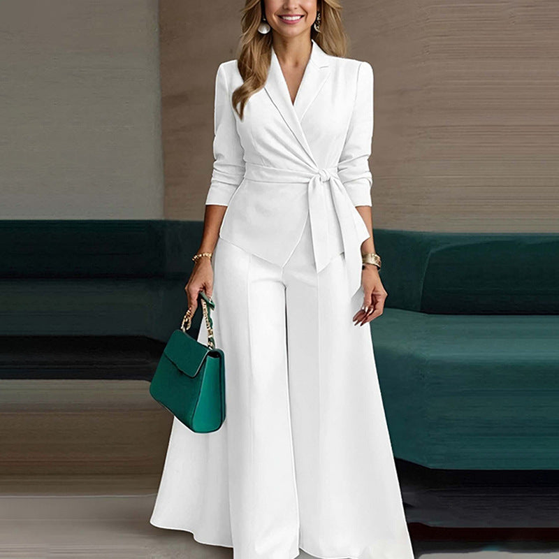Kvinnors eleganta jumpsuit med skräddarsydd passform och knuten design Mirla-Eva Jonsson