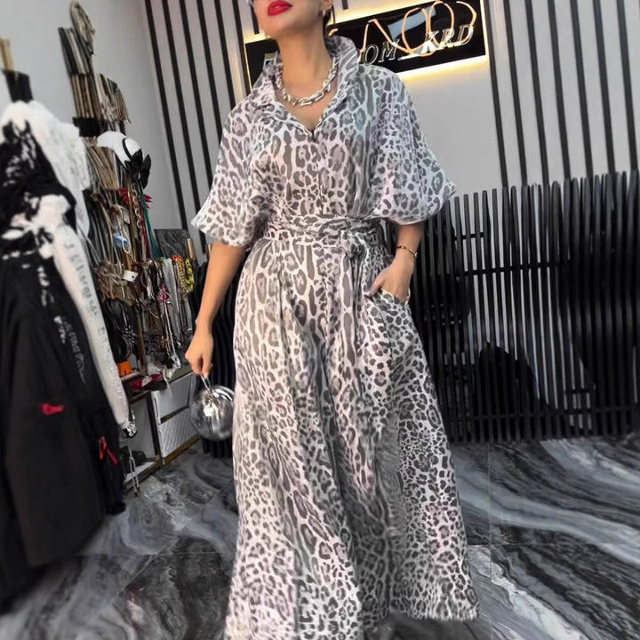 Kvinnors eleganta jumpsuit med vida ben och blommönster Mirla-Eva Jonsson