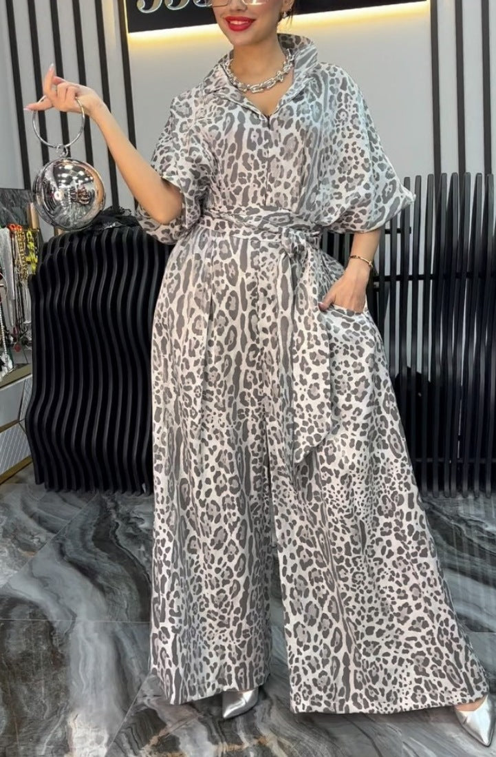 Kvinnors eleganta jumpsuit med vida ben och blommönster Mirla-Eva Jonsson