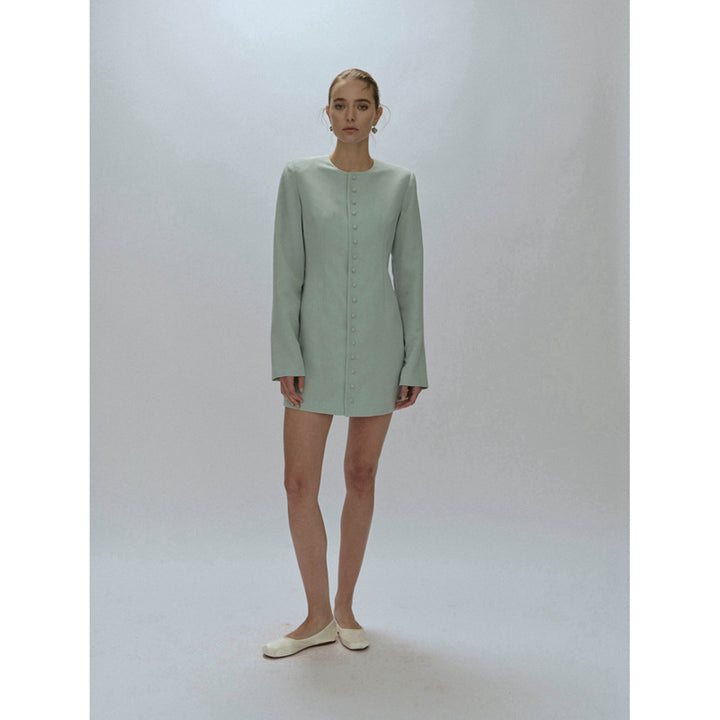 Kvinnors eleganta kavaj med knäppning och minimalistisk silhuett Mirla-Eva Jonsson