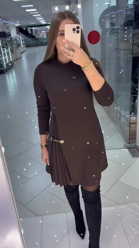 Kvinnors eleganta klänning med drapering och midjebälte Mirla-Eva Jonsson