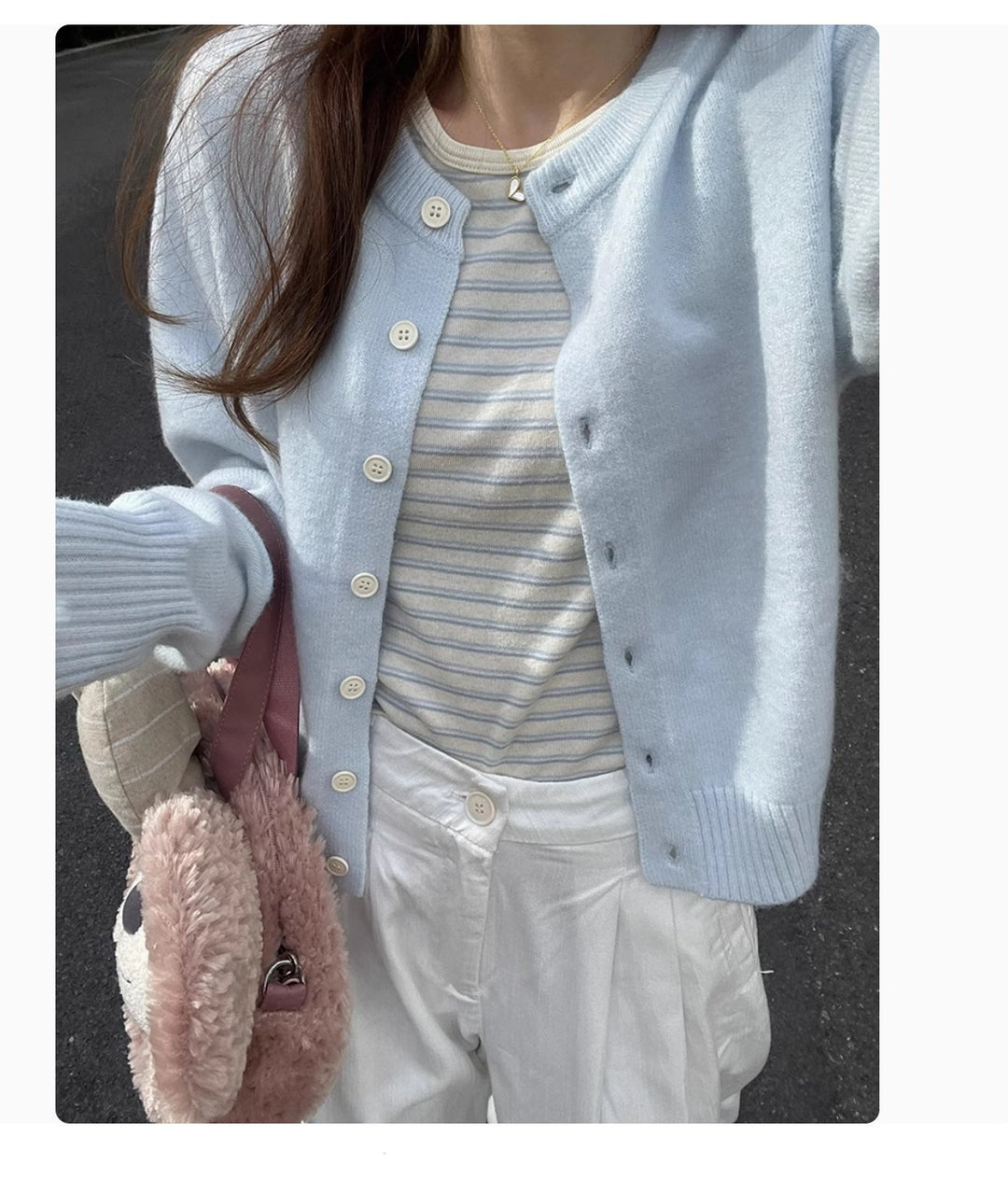 Kvinnors eleganta kortärmad cardigan med knapppdetaljer och fin väv Mirla-Eva Jonsson