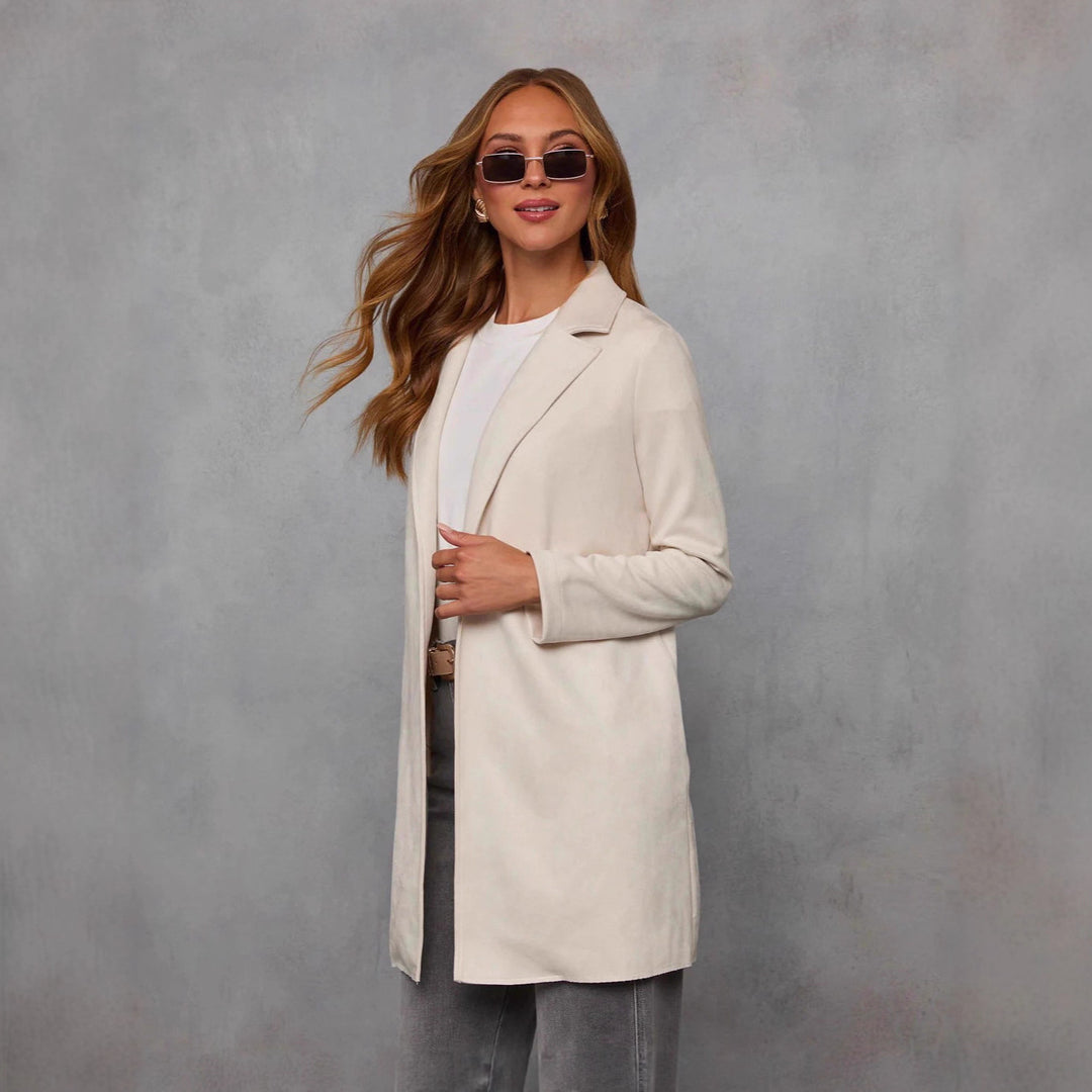 Kvinnors eleganta lång blazer gjord av mockaimitation Mirla-Eva Jonsson