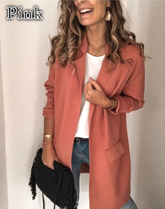 Kvinnors eleganta lång jacka med praktiska fickor och avslappnad passform Mirla-Eva Jonsson