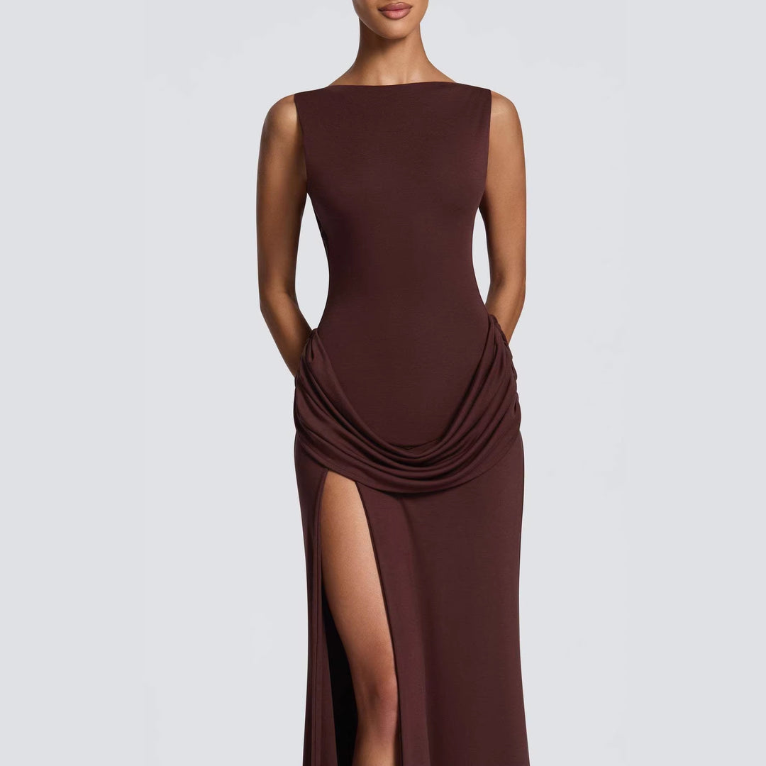 Kvinnors eleganta maxi klänning med fin drapering och hög slitsdesign-Eva Jonsson