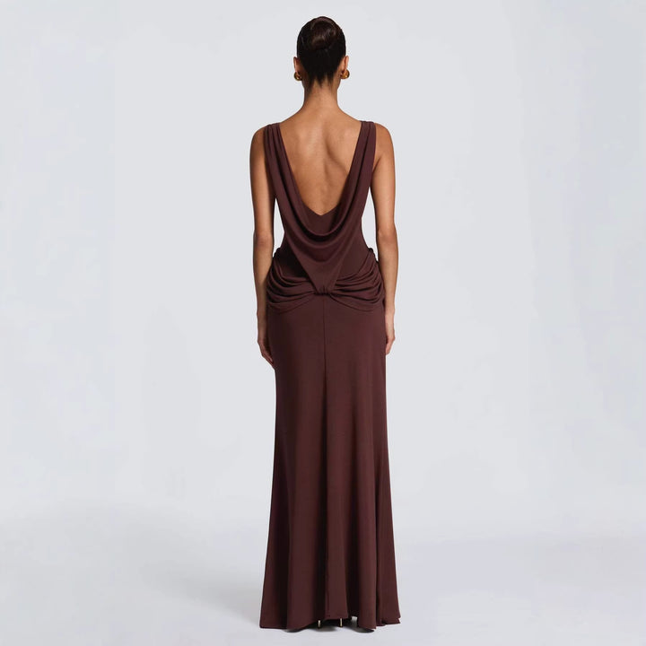 Kvinnors eleganta maxi klänning med fin drapering och hög slitsdesign-Eva Jonsson