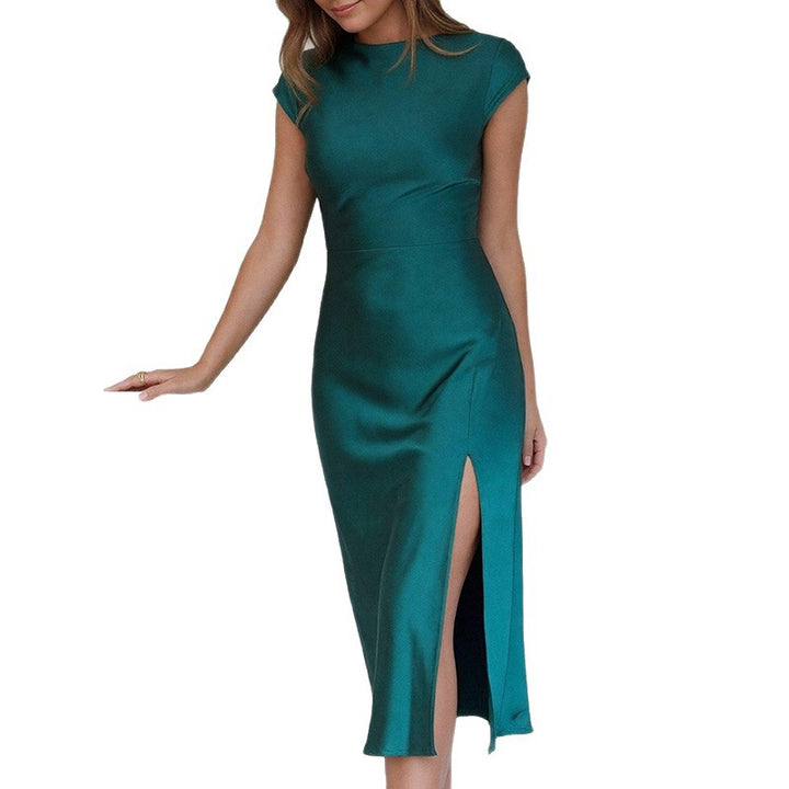 Kvinnors eleganta midi-klänning med chic ståkrage och flödande satin Mirla-Eva Jonsson