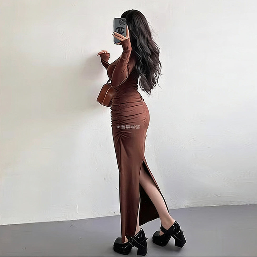 Kvinnors eleganta och figurnära långärmad klänning Mirla-Eva Jonsson