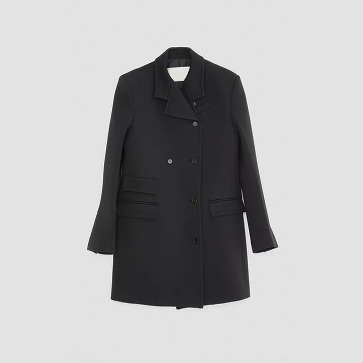 Kvinnors eleganta och högkvalitativa trench coat med modern skärning Mirla-Eva Jonsson