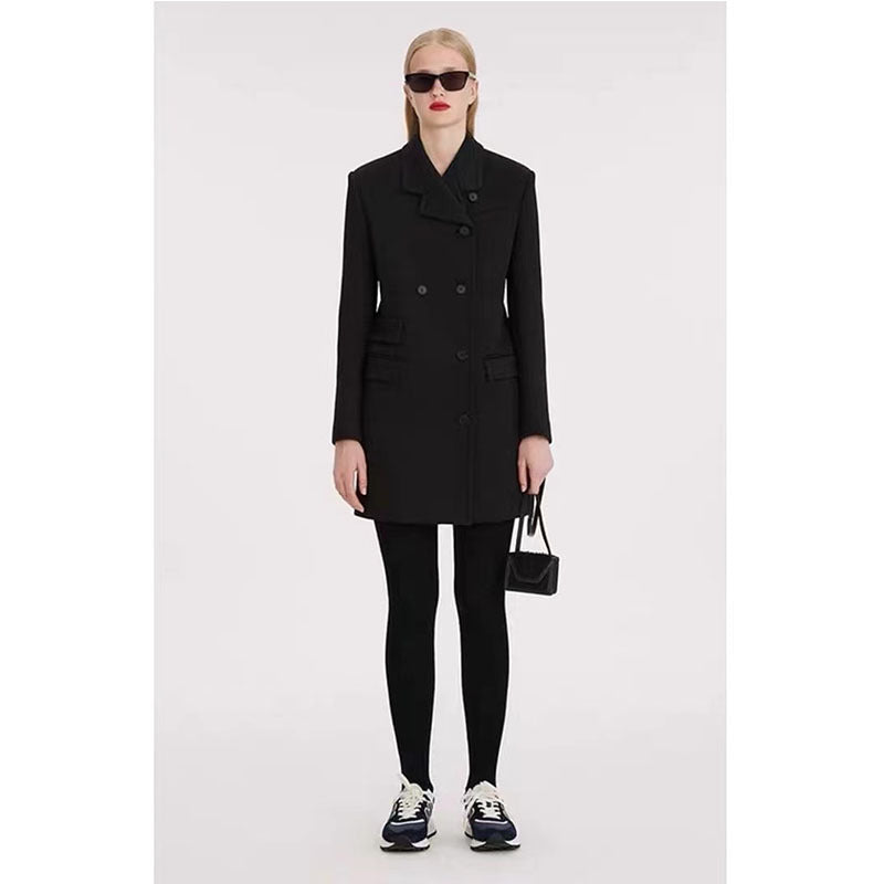 Kvinnors eleganta och högkvalitativa trench coat med modern skärning Mirla-Eva Jonsson