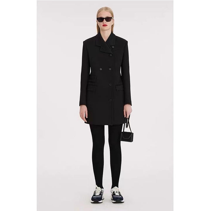 Kvinnors eleganta och högkvalitativa trench coat med modern skärning Mirla-Eva Jonsson