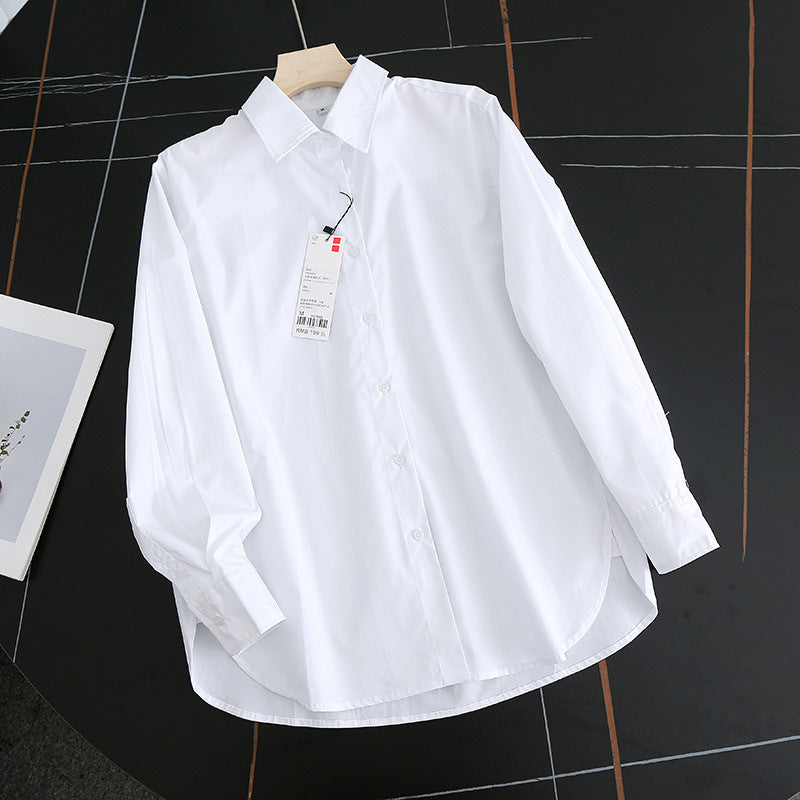 Kvinnors eleganta och luftiga blus med modern krage Mirla-Eva Jonsson