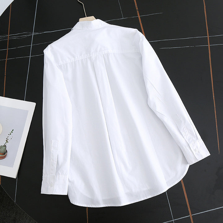 Kvinnors eleganta och luftiga blus med modern krage Mirla-Eva Jonsson