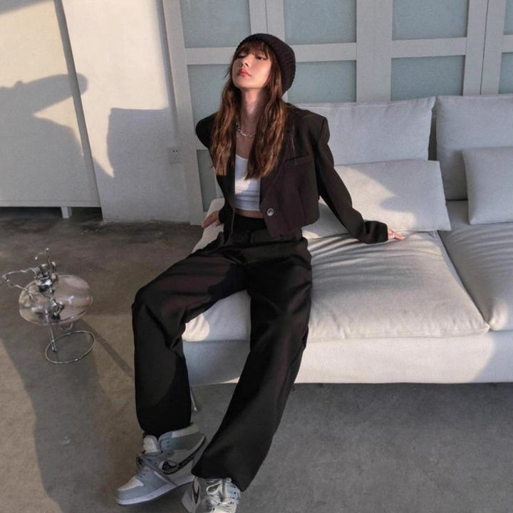 Kvinnors eleganta och moderna blazer-byxdress Mirla-Eva Jonsson